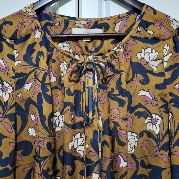 Ann Taylor LOFT Womens Chiffon Floral V-Neck Tie Blouse Longsleeve - Picture 7 of 8